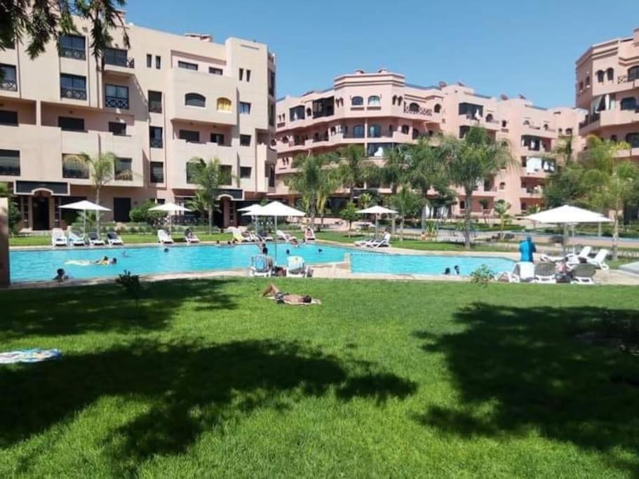 Appartement Confortable Avec 5 Piscines Marrakesch Exterior foto